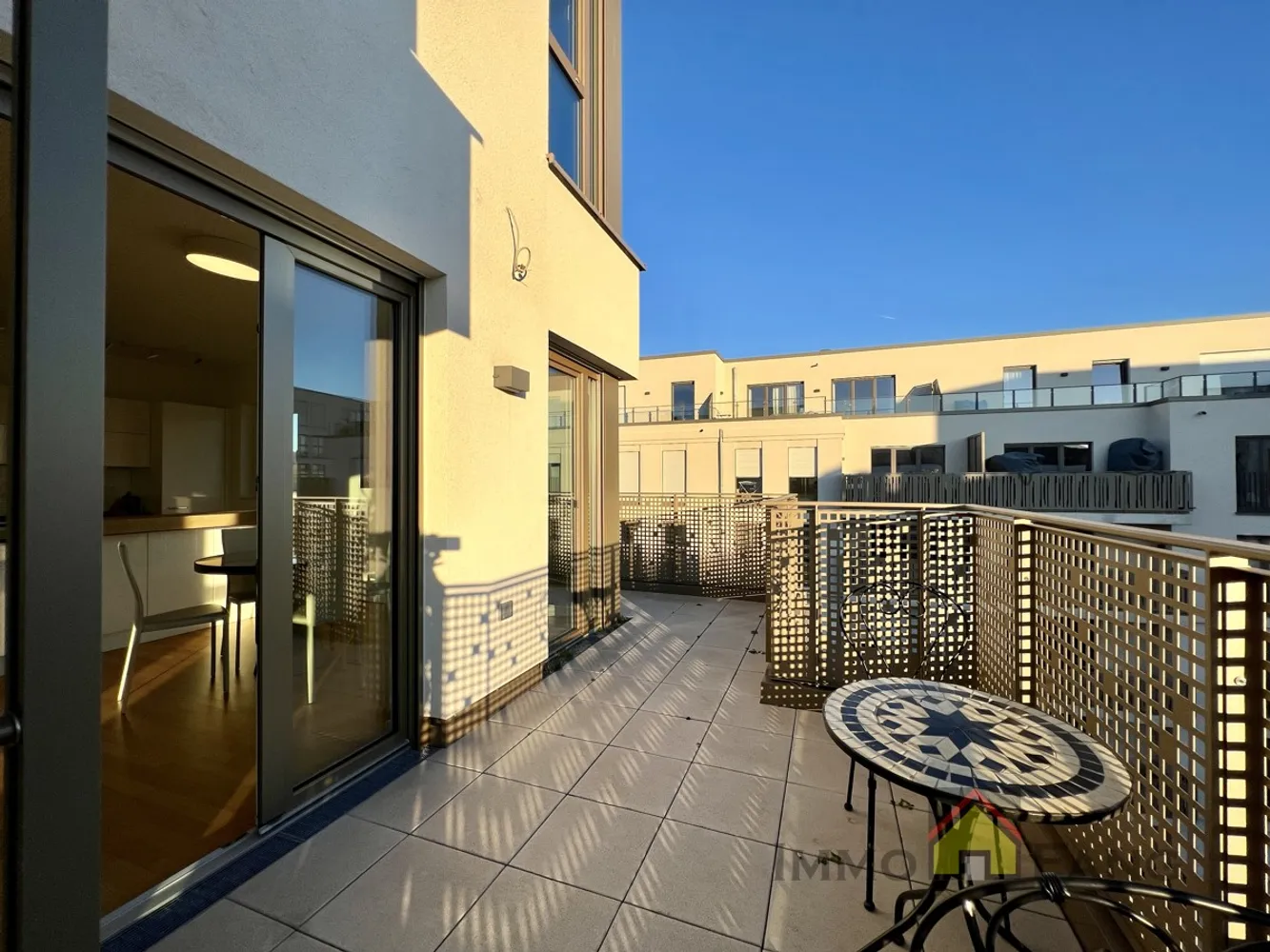 4 Zimmer Wohnung mit 121 m² in Düsseldorf – Bild 3