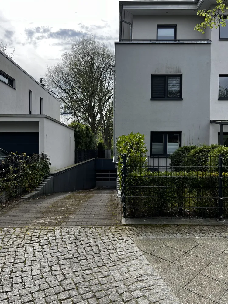 2 Zimmer Wohnung mit 109 m² in Berlin – Bild 2