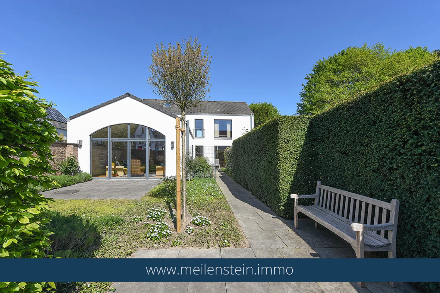 4 Zimmer Haus mit 180 m² in Düsseldorf – Bild 1