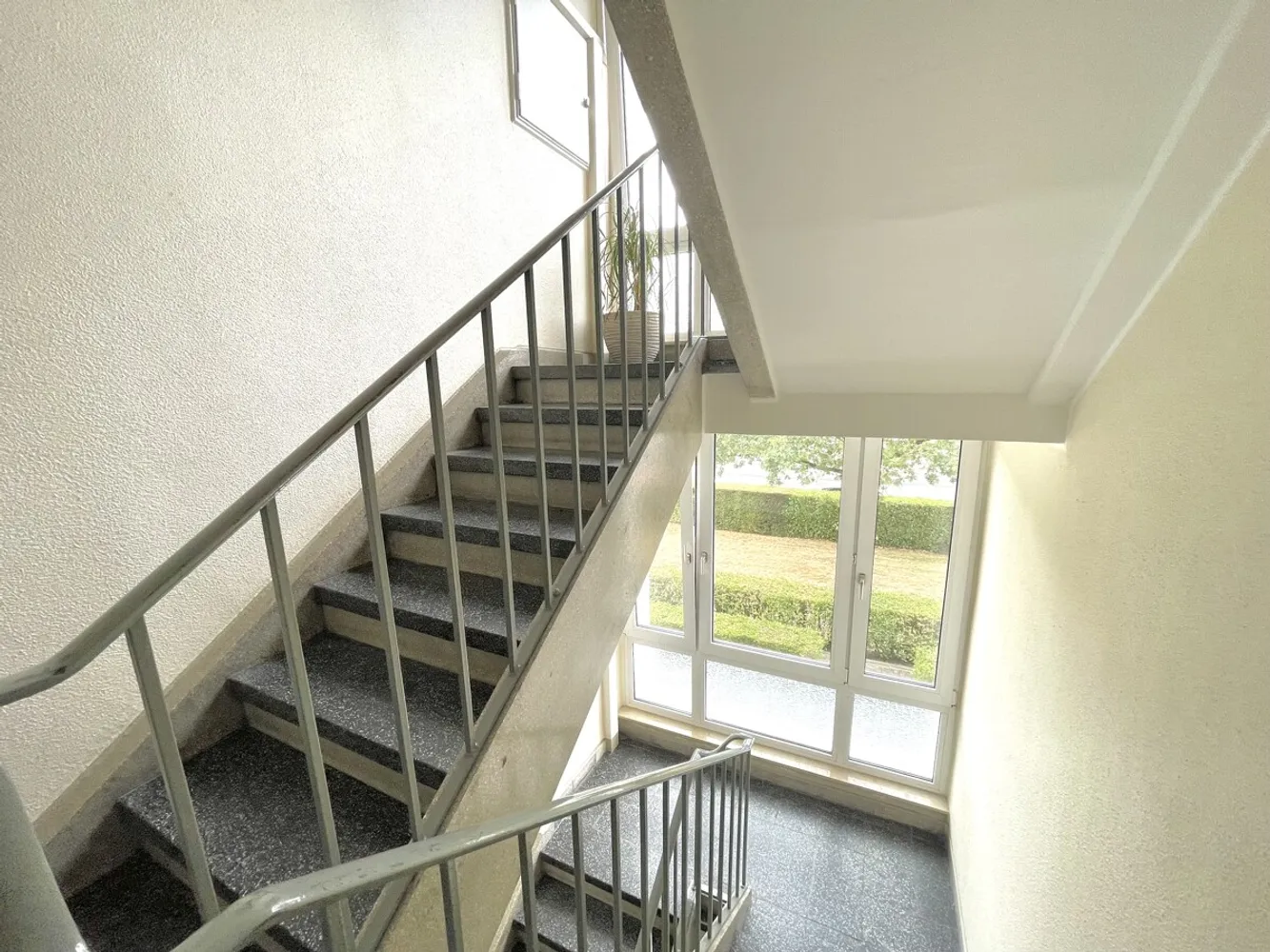 2 Zimmer Wohnung mit 51 m² in Krefeld – Bild 2