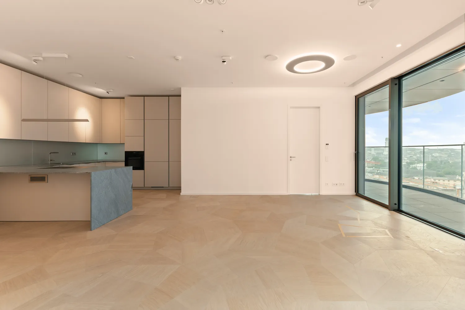 2 Zimmer Wohnung mit 85 m² in Frankfurt am Main – Bild 1