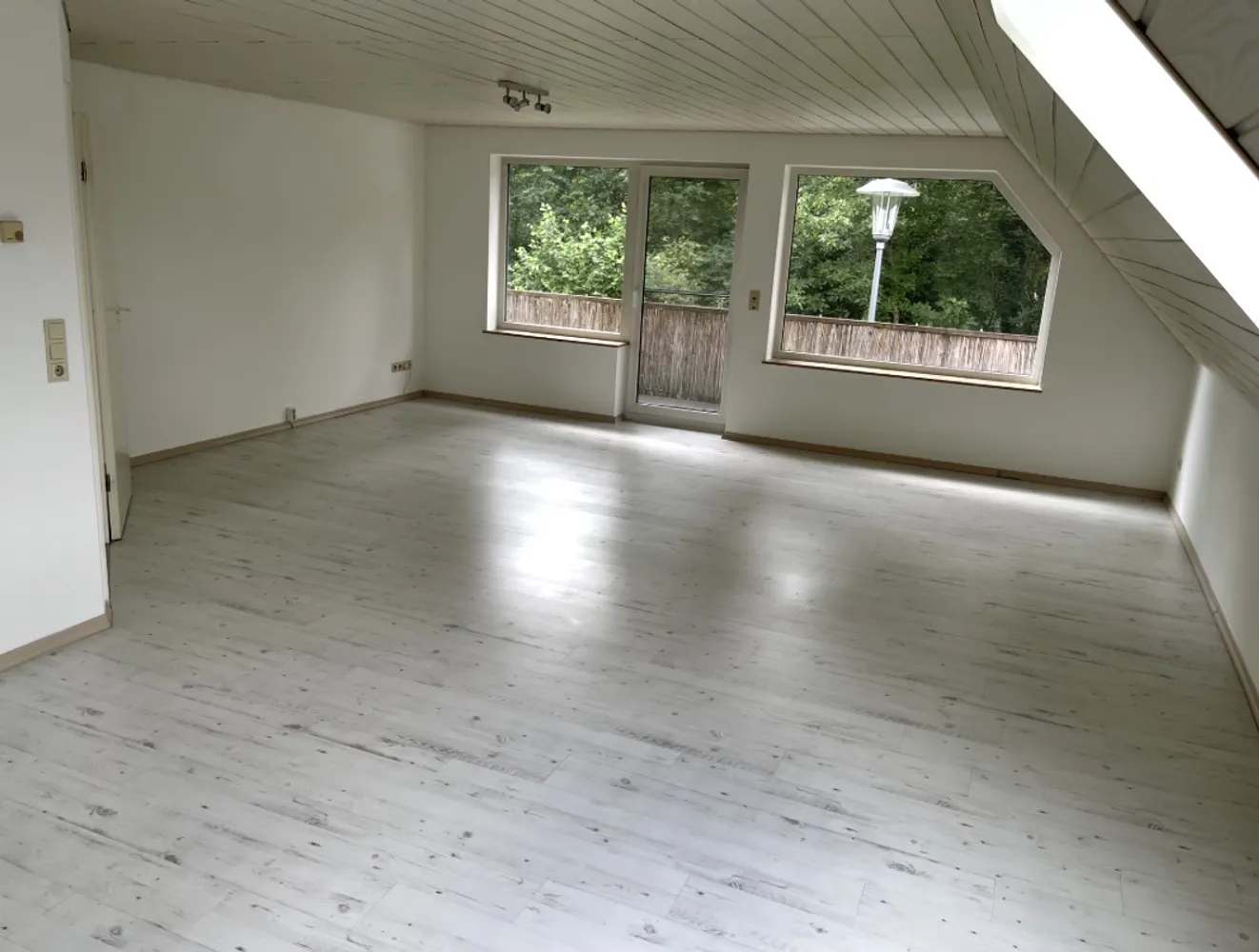 2 Zimmer Wohnung mit 85 m² in Köln – Bild 2