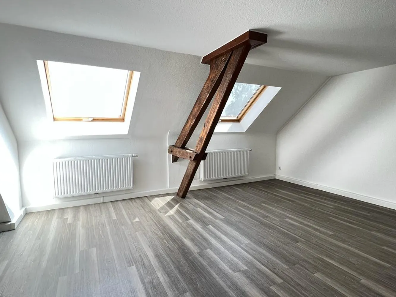 4 Zimmer Wohnung mit 90 m² in Aachen – Bild 2