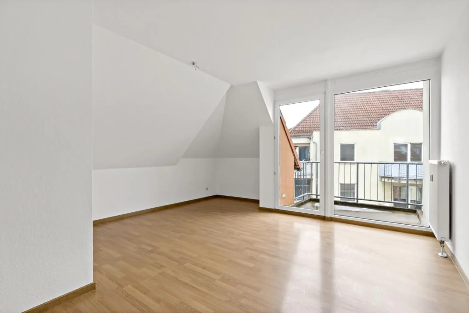 3 Zimmer Wohnung mit 63 m² in Weißenfels – Bild 4