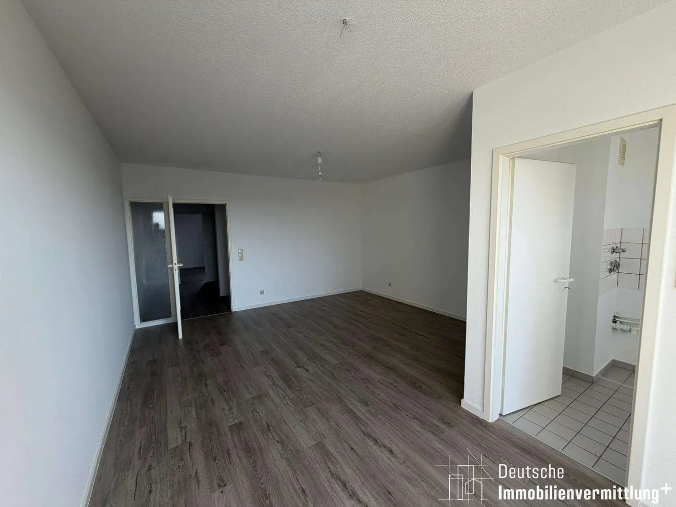 2 Zimmer Wohnung mit 57 m² in Halle (Saale) – Bild 2