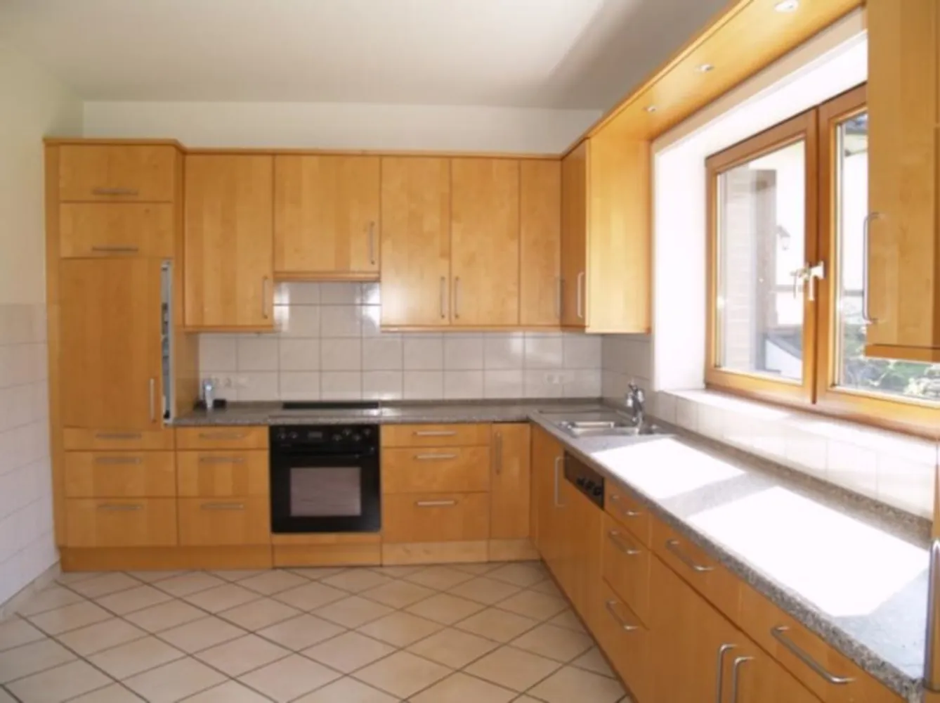 7 Zimmer Haus mit 300 m² in Pinneberg – Bild 3