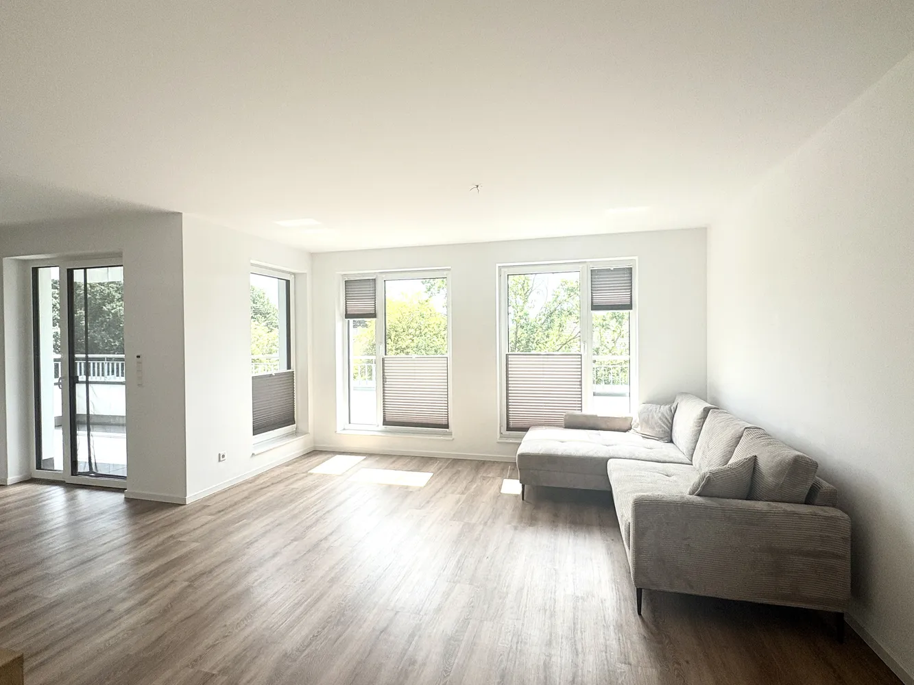 2 Zimmer Wohnung mit 76 m² in Oldenburg – Bild 2