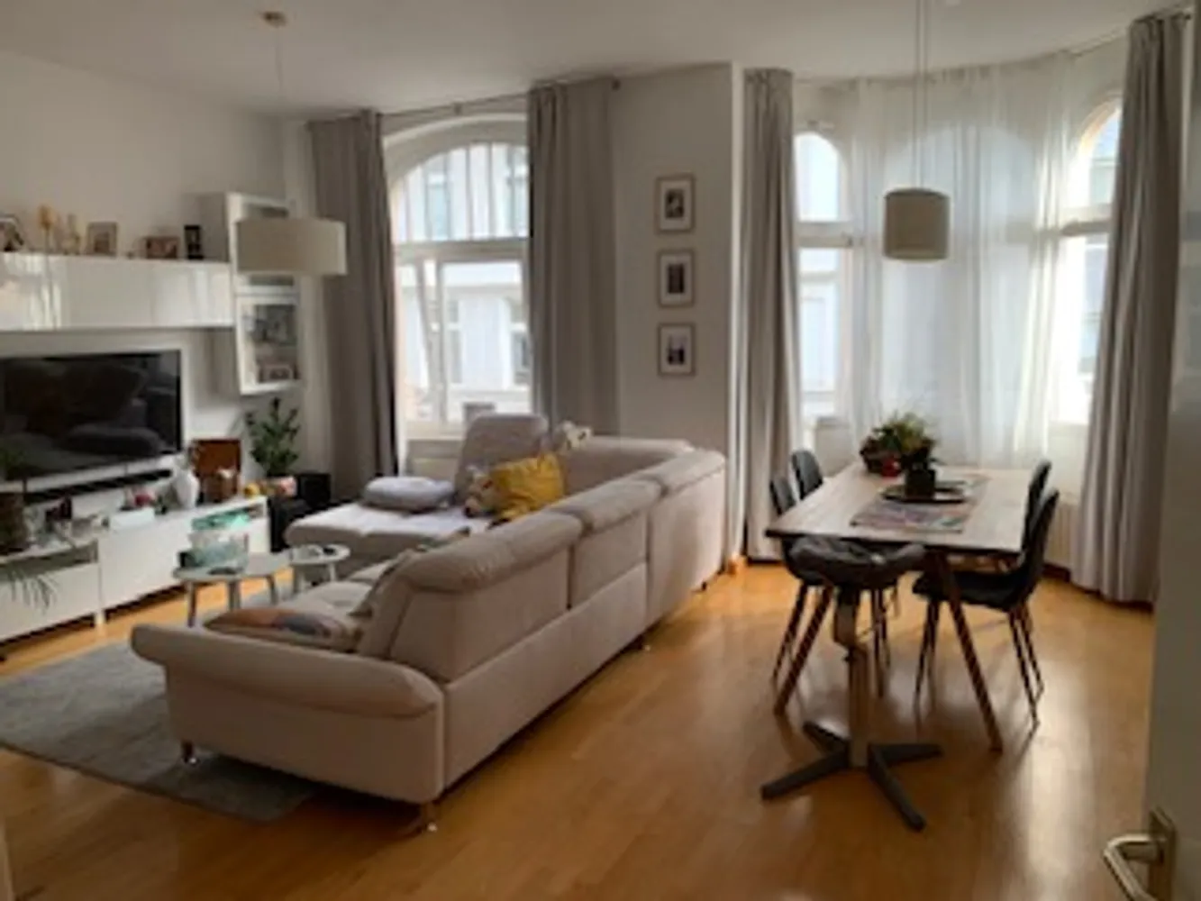 2 Zimmer Wohnung mit 82 m² in Köln – Bild 2
