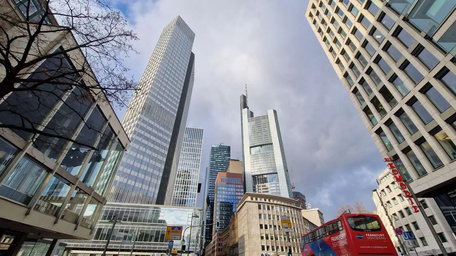 1 Zimmer Wohnung mit 30 m² in Frankfurt am Main – Bild 8