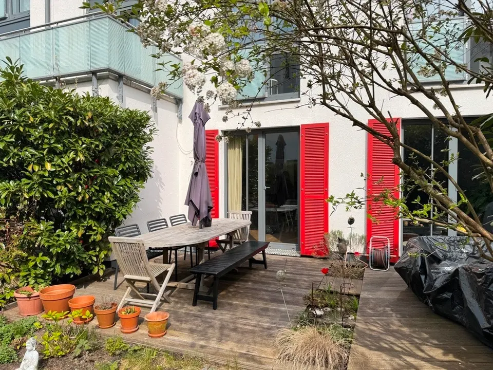 6 Zimmer Wohnung mit 163 m² in Hamburg – Bild 1