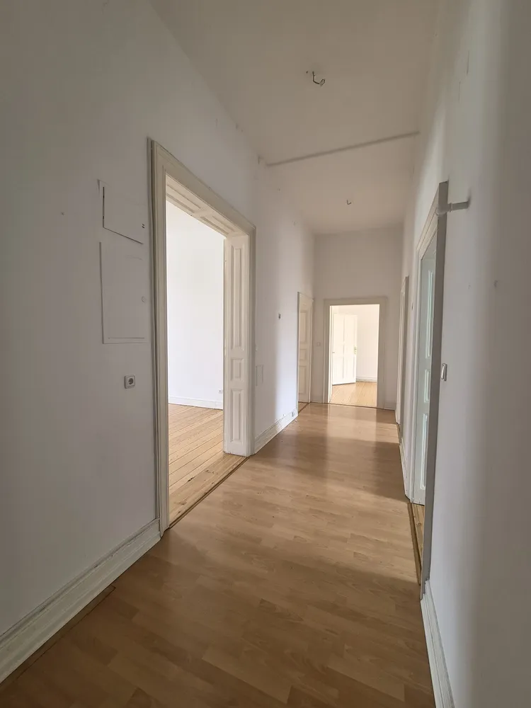 4 Zimmer Wohnung mit 140 m² in Wiesbaden – Bild 3