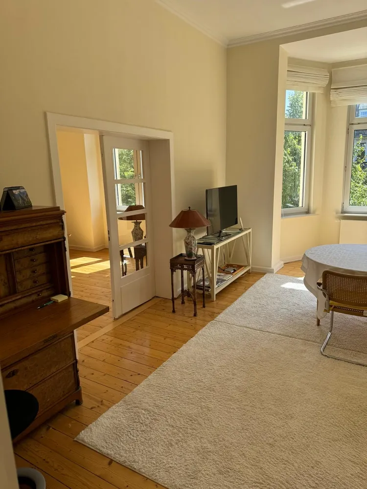 4 Zimmer Wohnung mit 100 m² in Wiesbaden – Bild 1