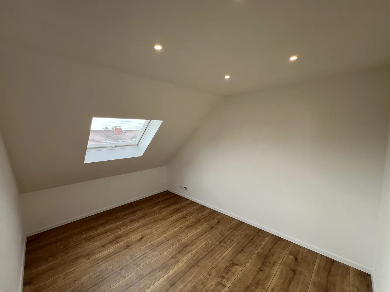 4 Zimmer Wohnung mit 110 m² in Wiesbaden – Bild 3