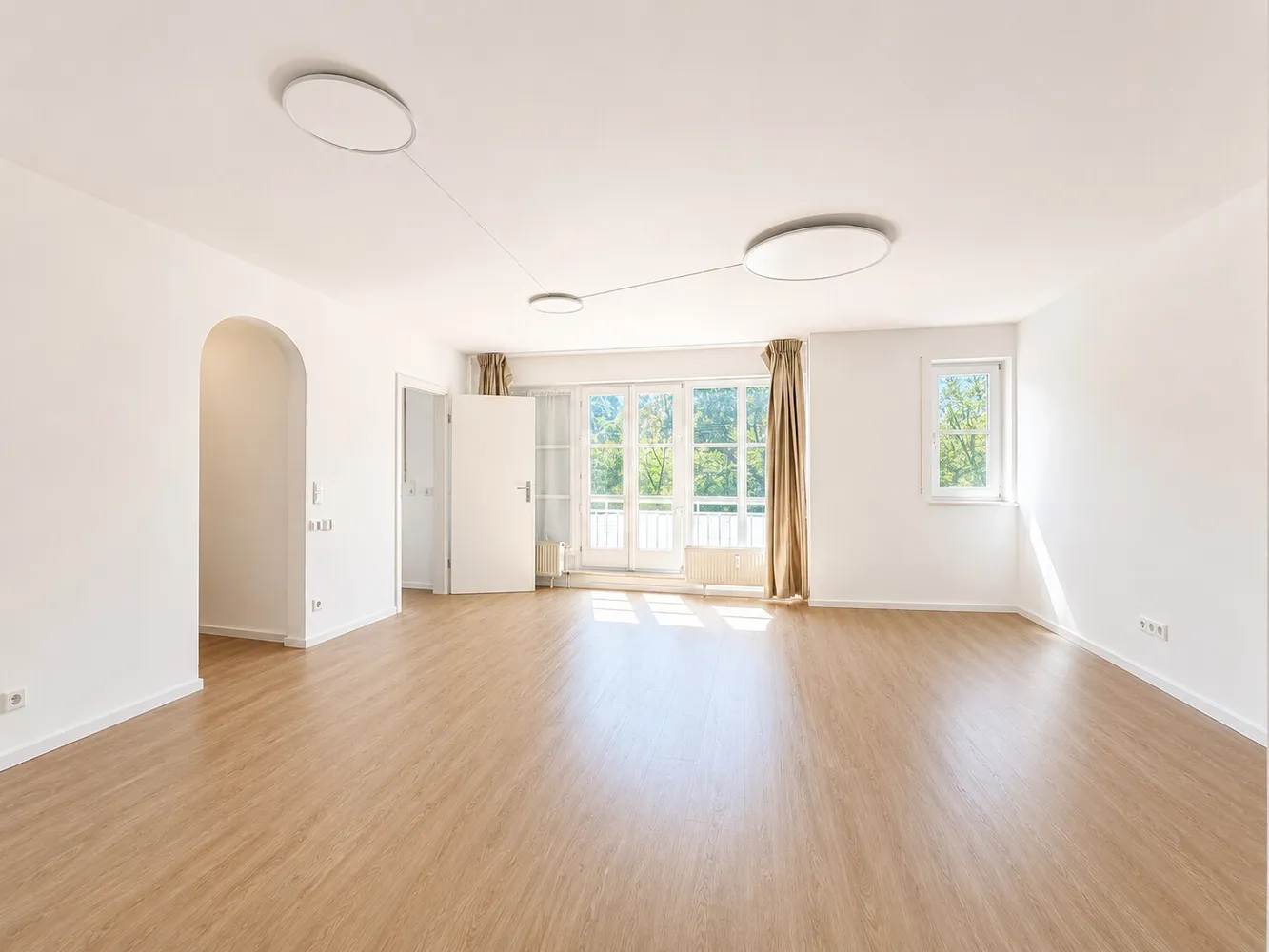 6 Zimmer Wohnung mit 138 m² in München – Bild 2