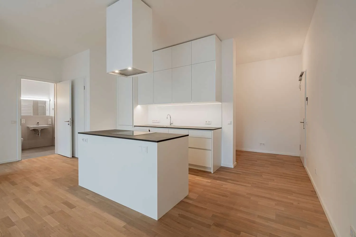 2 Zimmer Wohnung mit 79 m² in Berlin – Bild 6