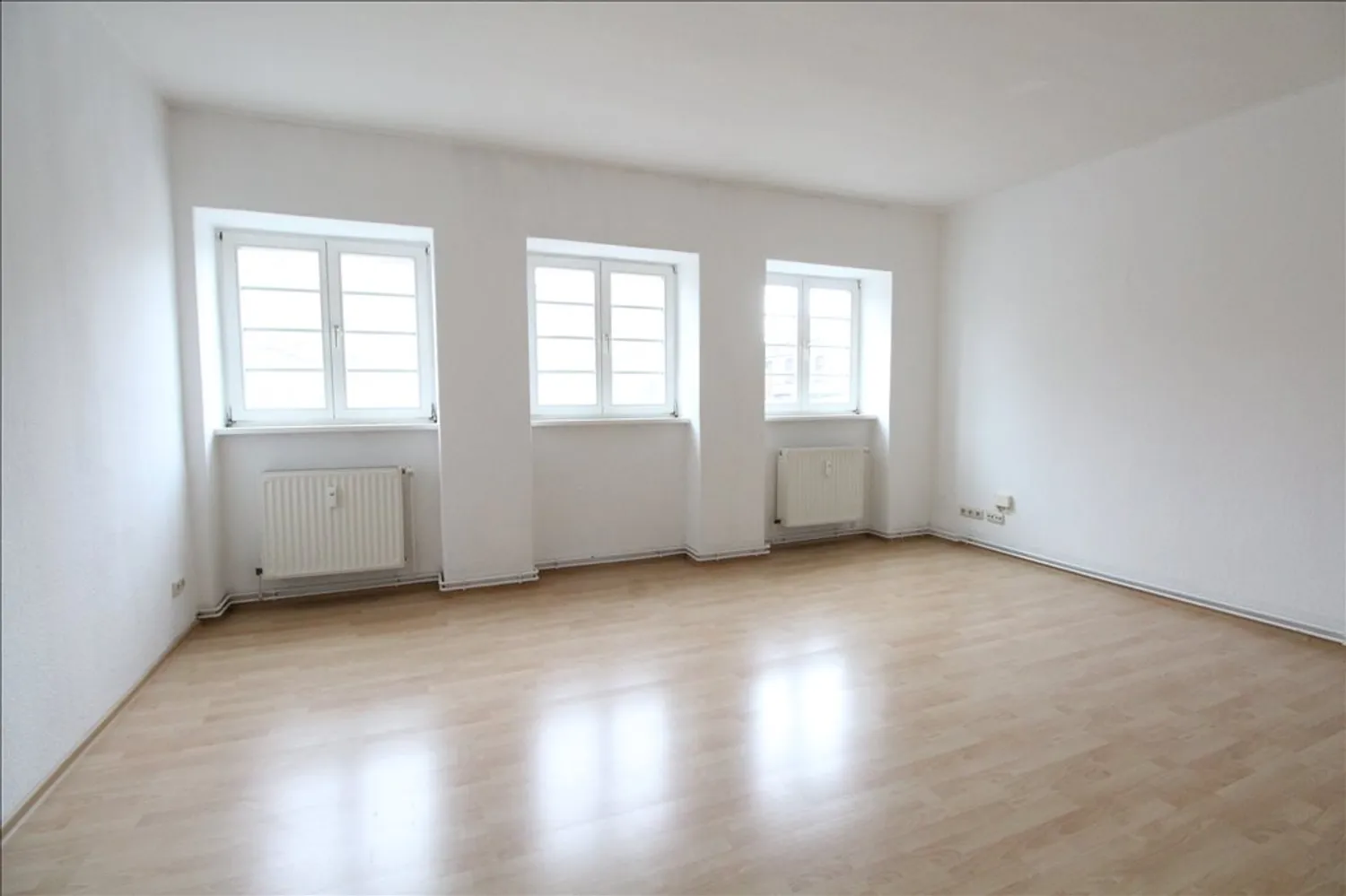 5 Zimmer Wohnung mit 136 m² in Magdeburg – Bild 1
