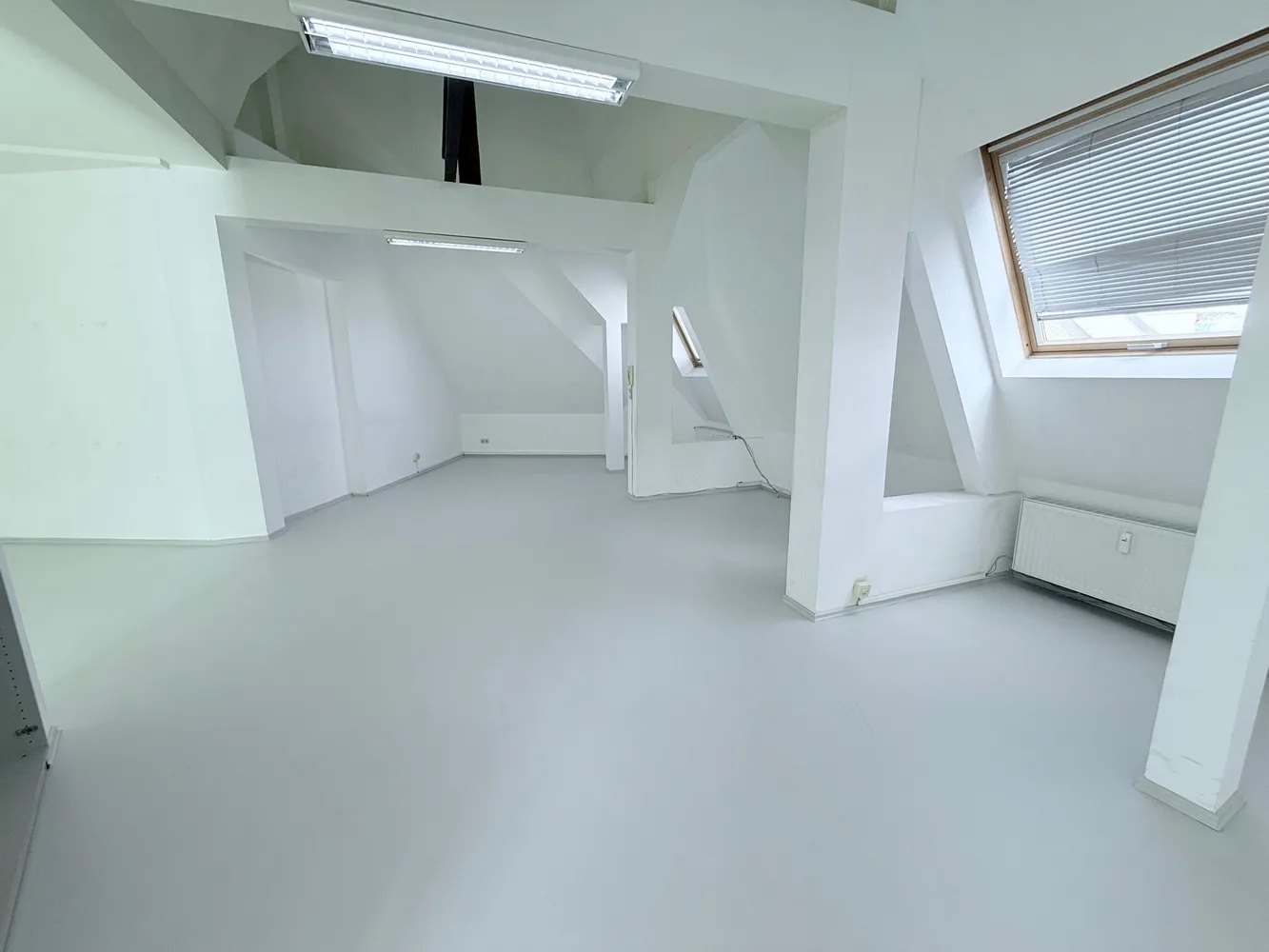 4 Zimmer Wohnung mit 211 m² in Berlin – Bild 4