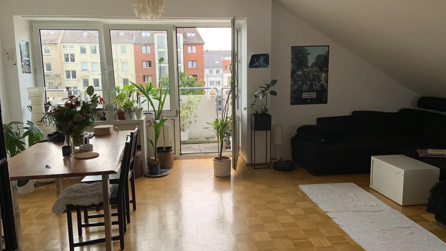 4 Zimmer Wohnung mit 115 m² in Hannover – Bild 1