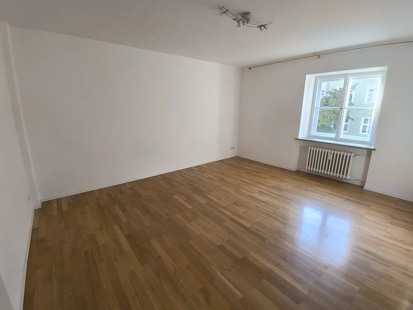 3 Zimmer Wohnung mit 81 m² in München – Bild 2