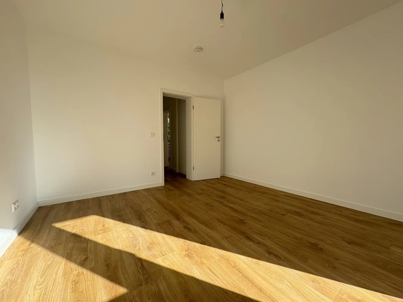 6 Zimmer Wohnung mit 157 m² in Düsseldorf – Bild 12