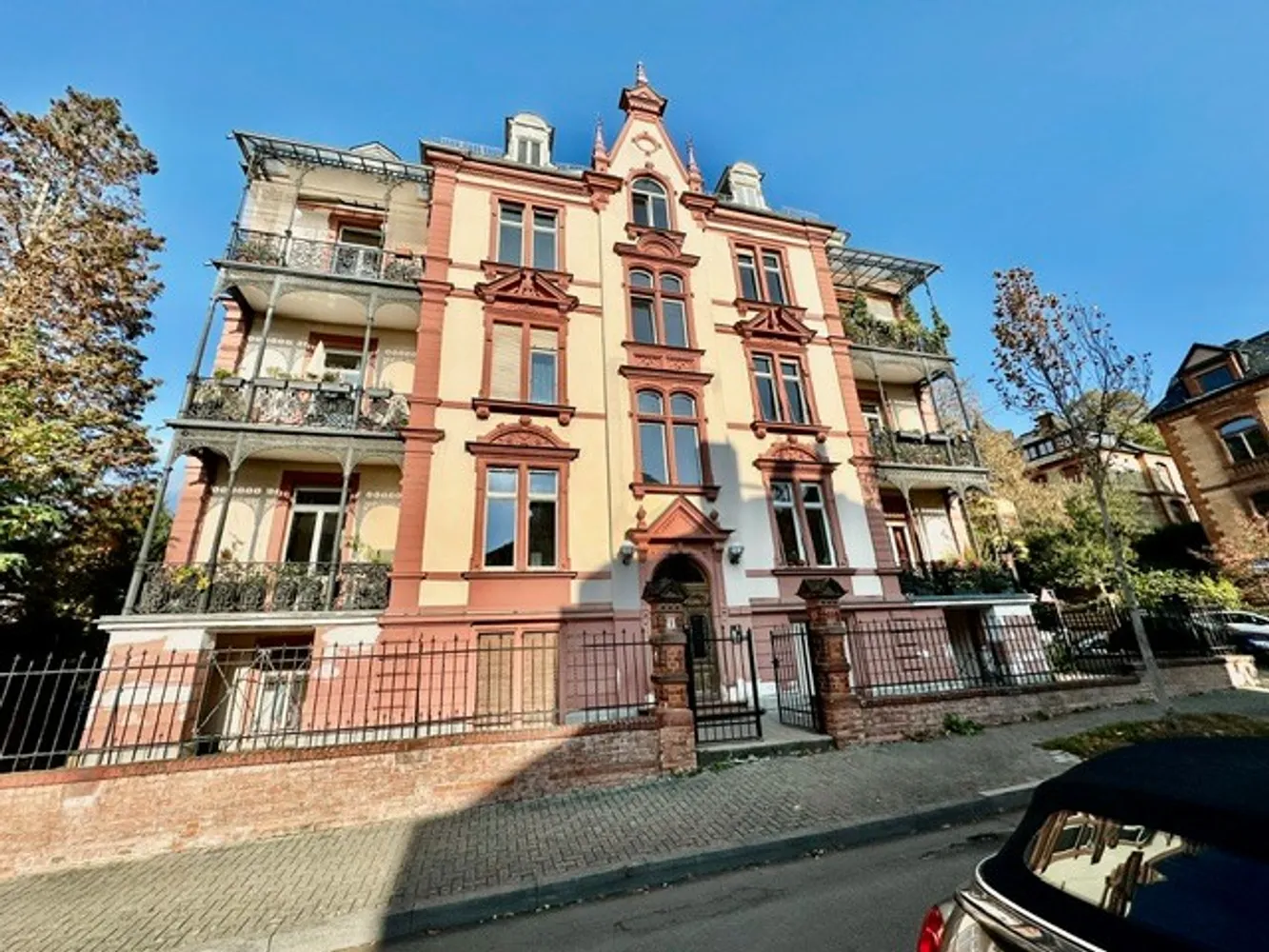 3 Zimmer Wohnung mit 93 m² in Wiesbaden – Bild 4