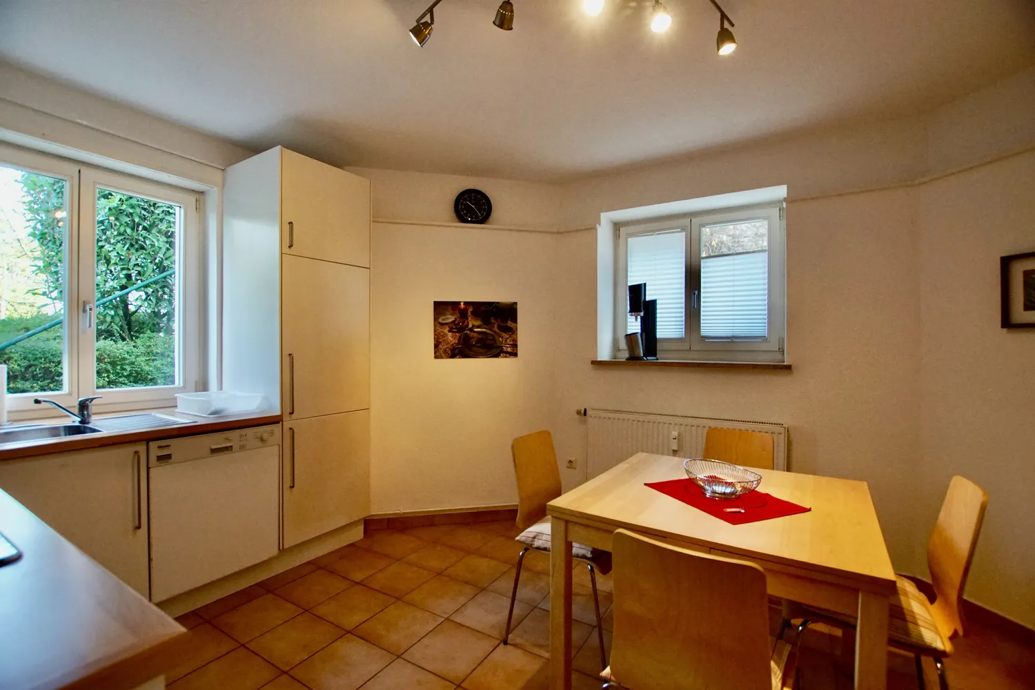 2 Zimmer Wohnung mit 80 m² in Wiesbaden – Bild 6