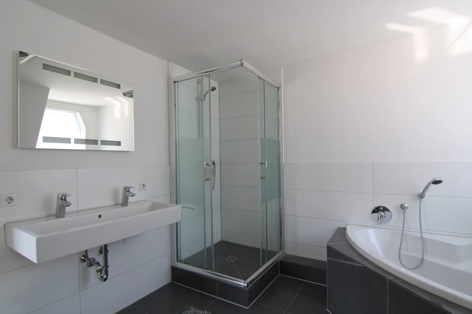 2 room apartment with 124 m² in Stuttgart – Photo 10