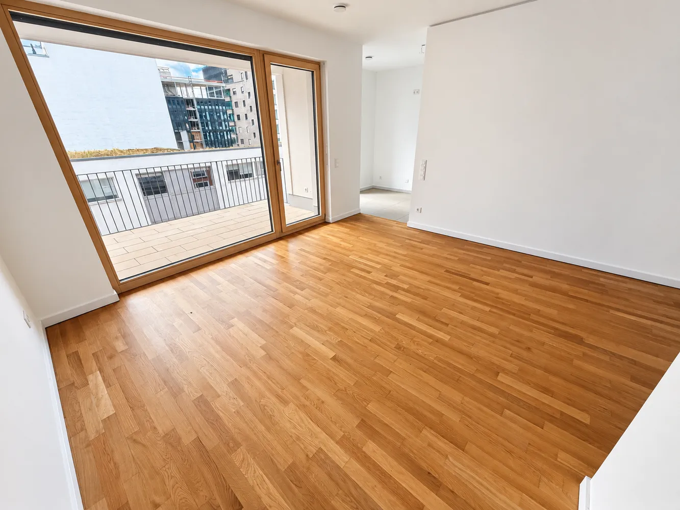 3 Zimmer Wohnung mit 93 m² in Frankfurt am Main – Bild 2