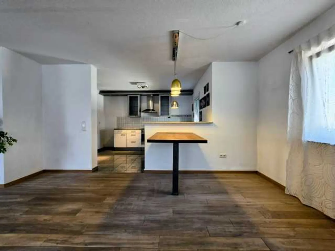 4 Zimmer Wohnung mit 151 m² in Homburg – Bild 9