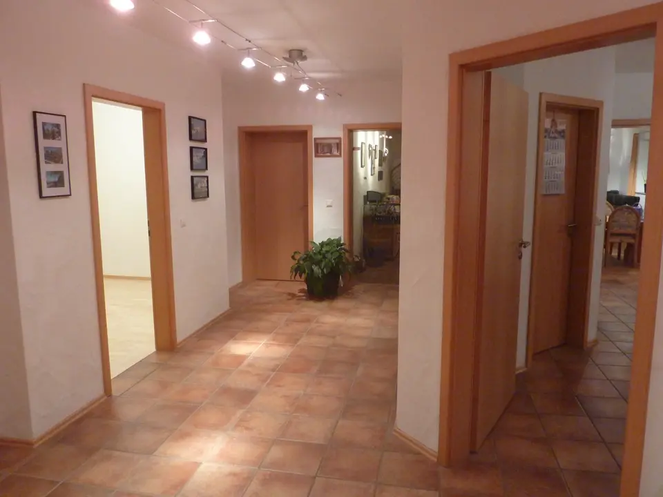 6 Zimmer Wohnung mit 225 m² in Kaiserslautern – Bild 7