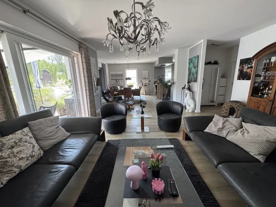 3 Zimmer Wohnung mit 139 m² in Detmold – Bild 1