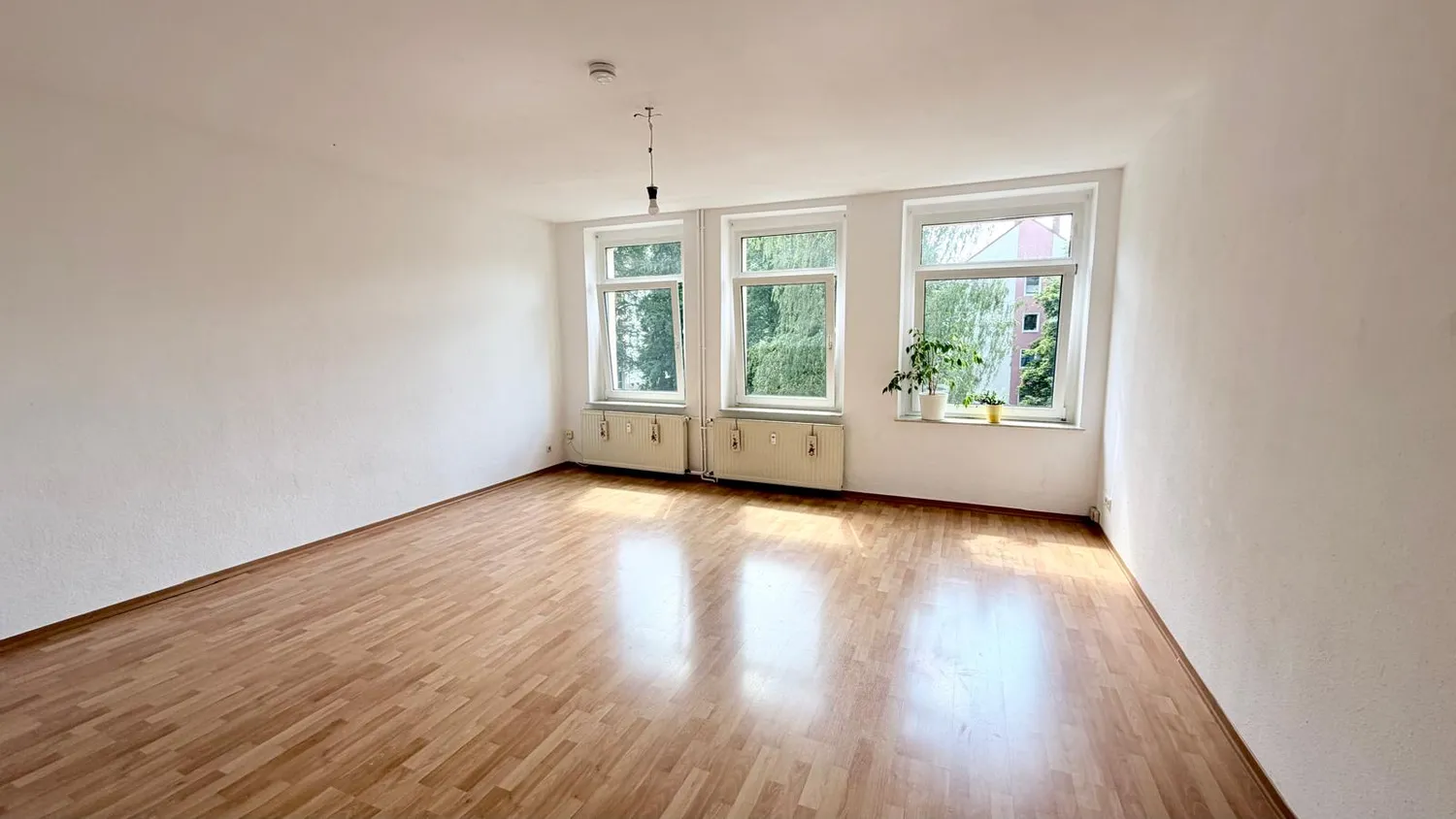 2 room apartment with 65 m² in Chemnitz – Photo 1