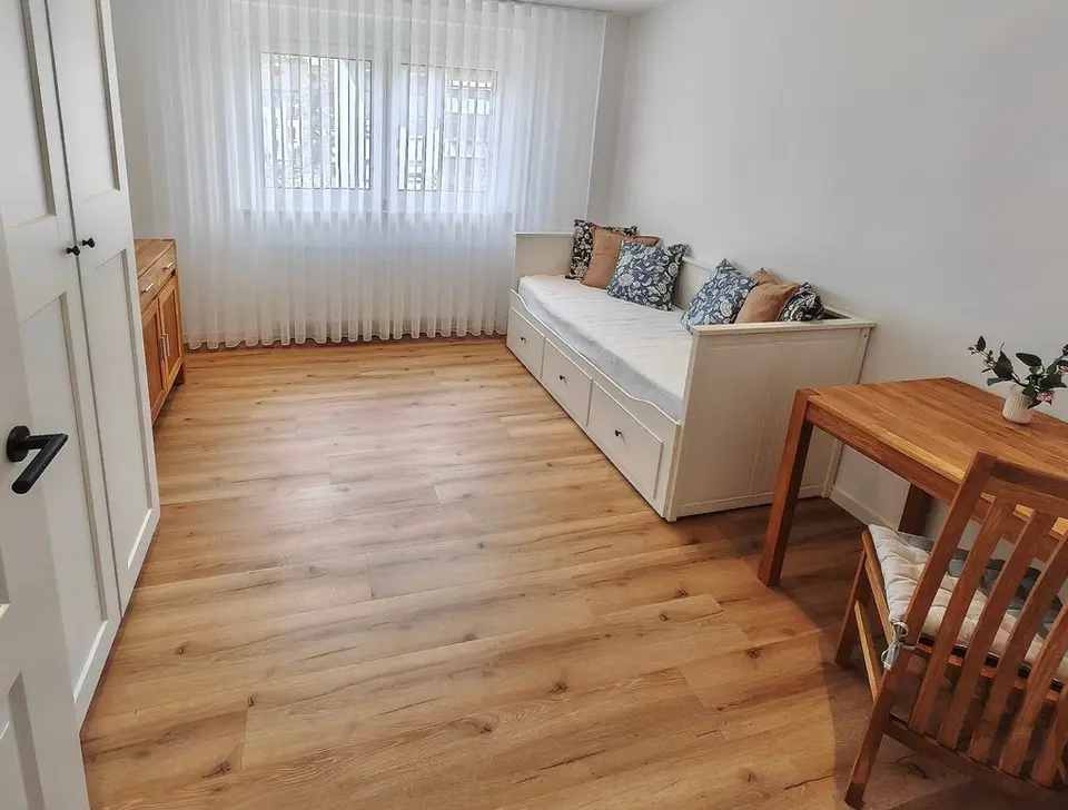WG-Zimmer mit 74 m² in Wiesbaden – Bild 1