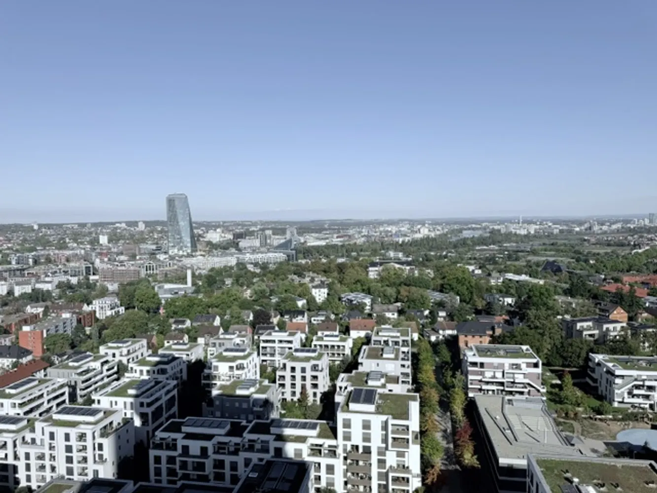 3 Zimmer Wohnung mit 98 m² in Frankfurt am Main – Bild 2
