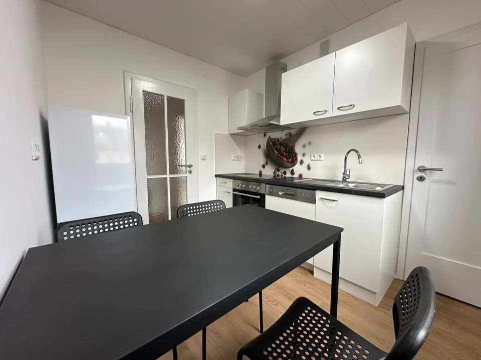10 Zimmer Wohnung mit 70 m² in Regensburg – Bild 3