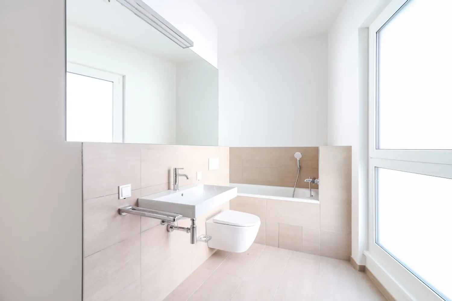 3 Zimmer Wohnung mit 115 m² in Frankfurt am Main – Bild 1