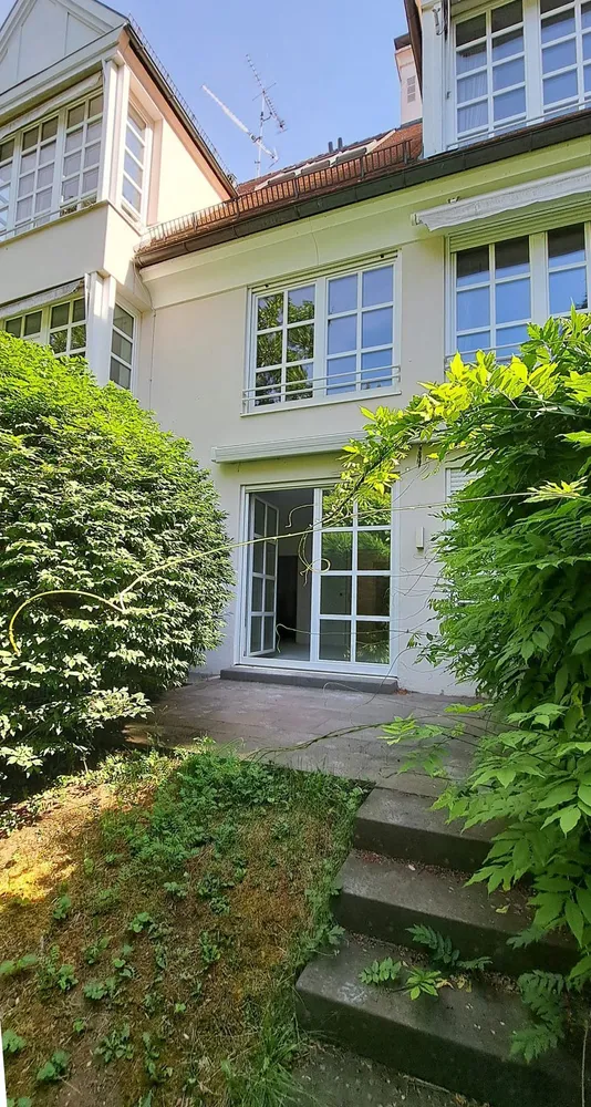 6 Zimmer Wohnung mit 177 m² in München – Bild 2