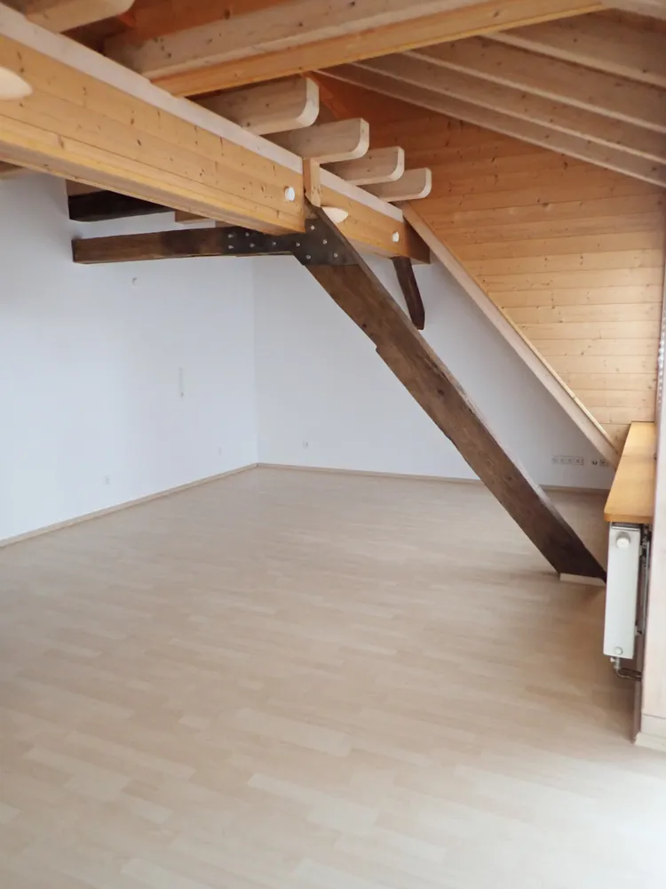 6 Zimmer Wohnung mit 140 m² in Michelstadt – Bild 2