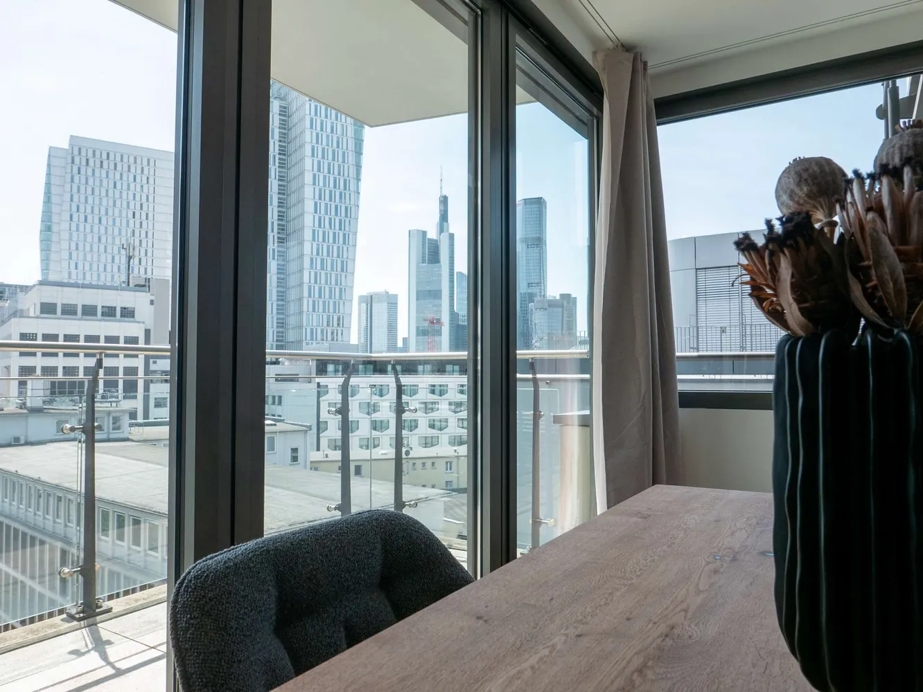2 Zimmer Wohnung mit 65 m² in Frankfurt am Main – Bild 1