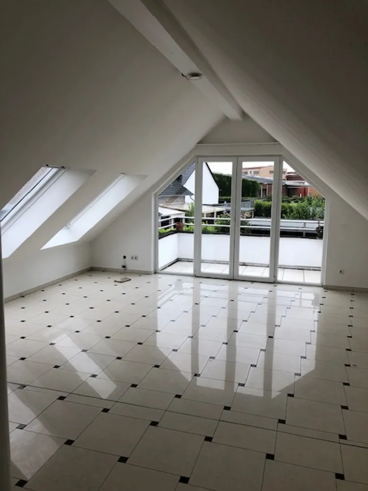 4 Zimmer Wohnung mit 80 m² in Köln – Bild 1
