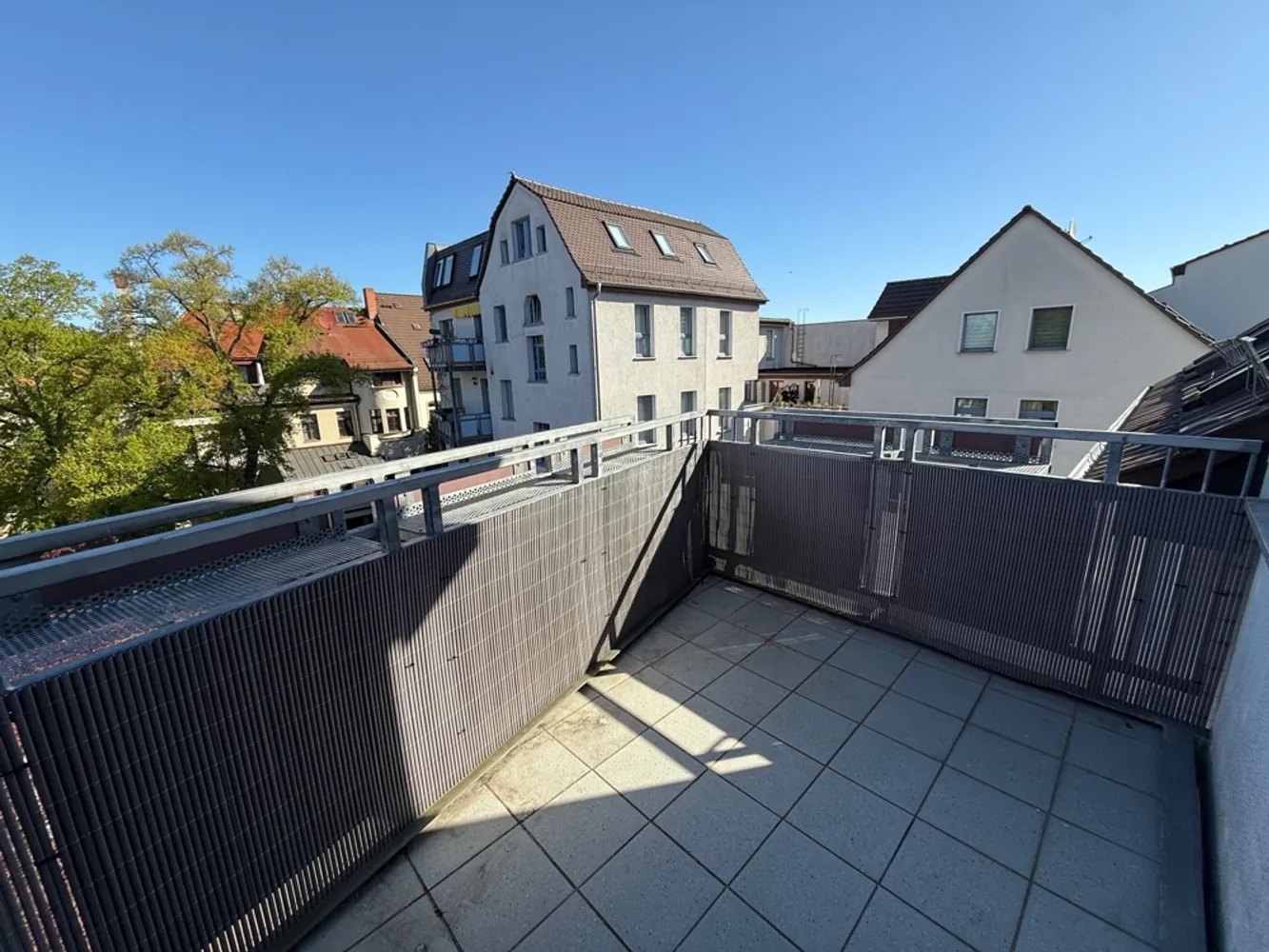 6 Zimmer Wohnung mit 121 m² in Halle (Saale) – Bild 4