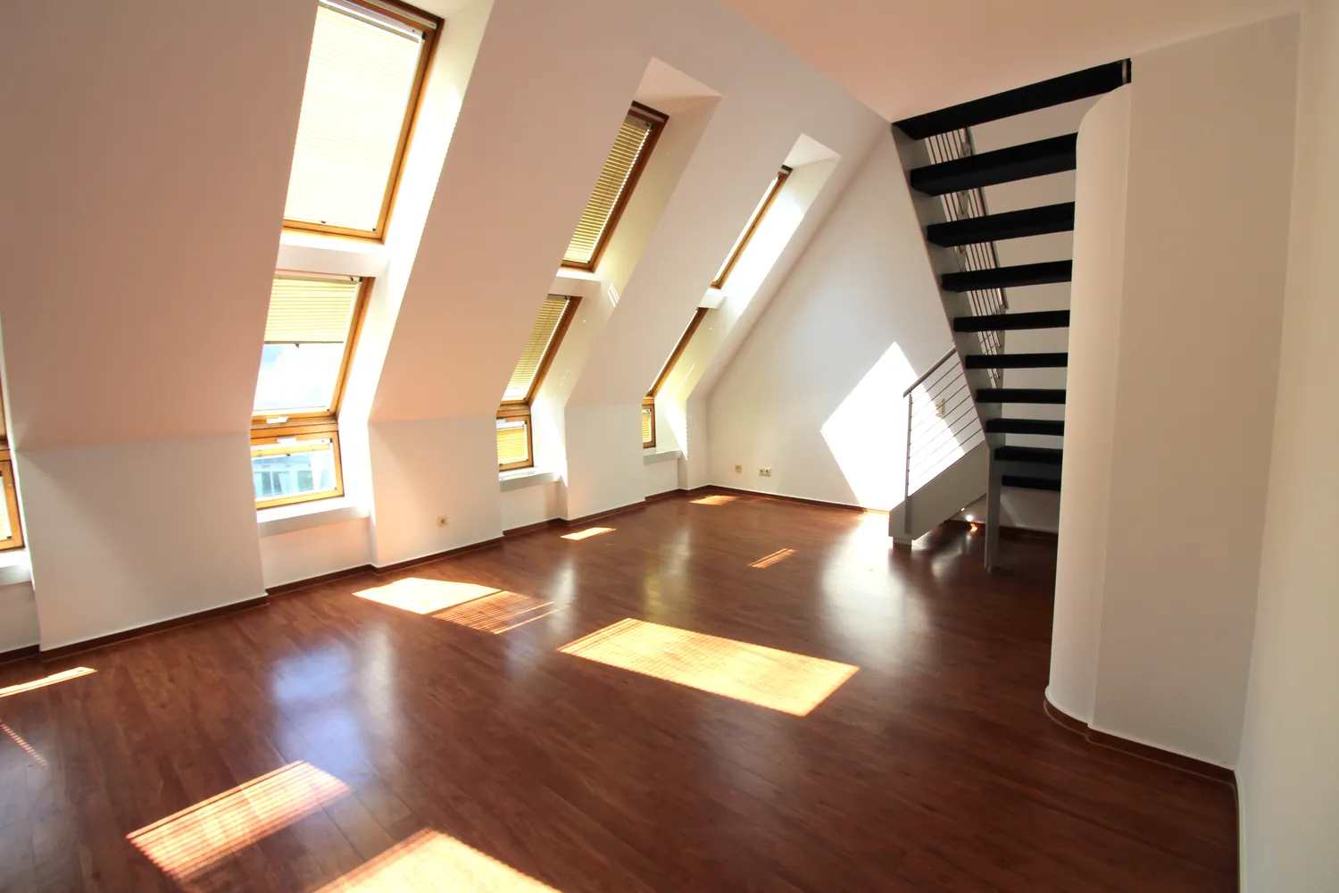 3 Zimmer Wohnung mit 137 m² in Düsseldorf – Bild 4