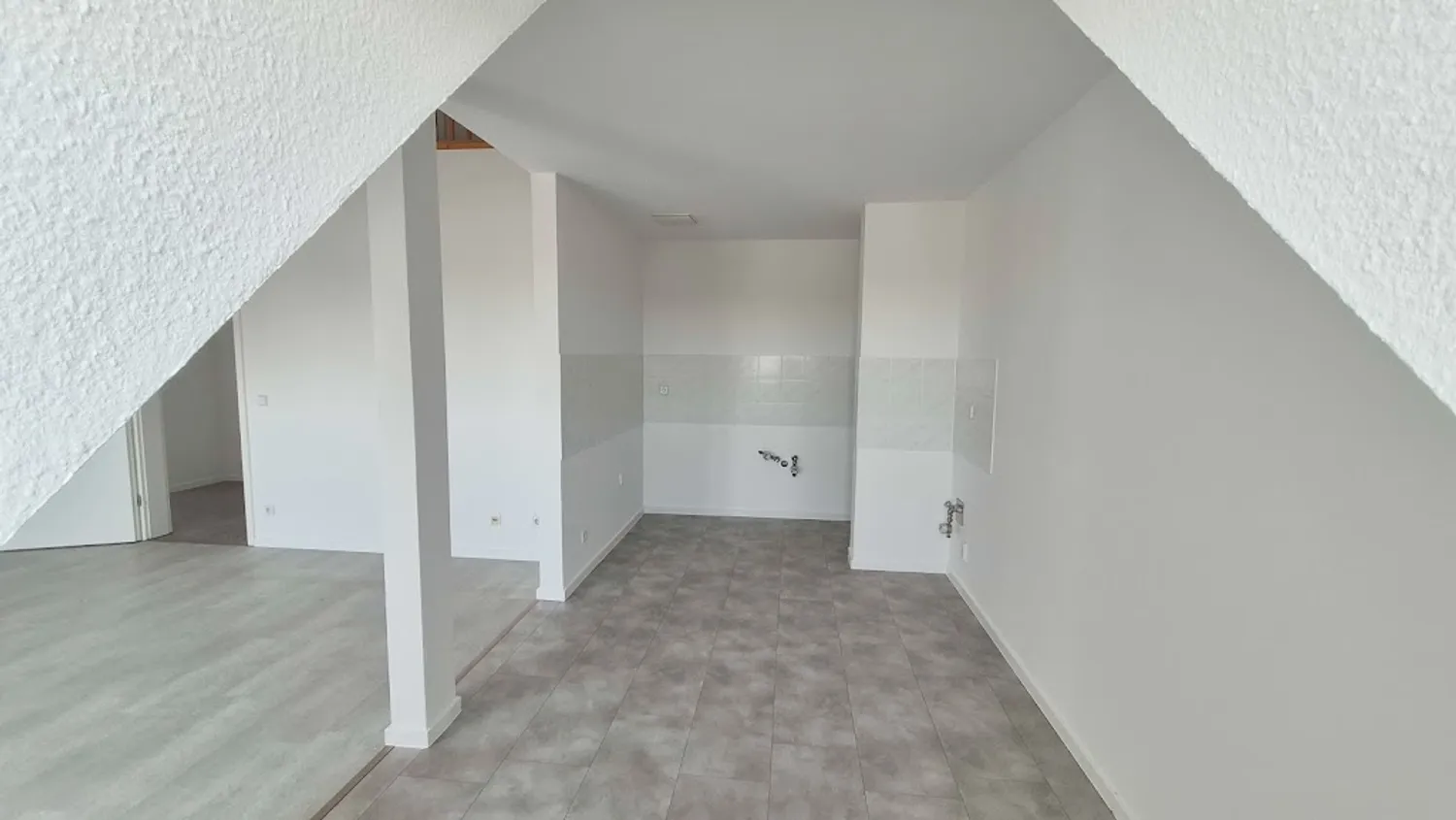 4 Zimmer Wohnung mit 102 m² in Erfurt – Bild 3