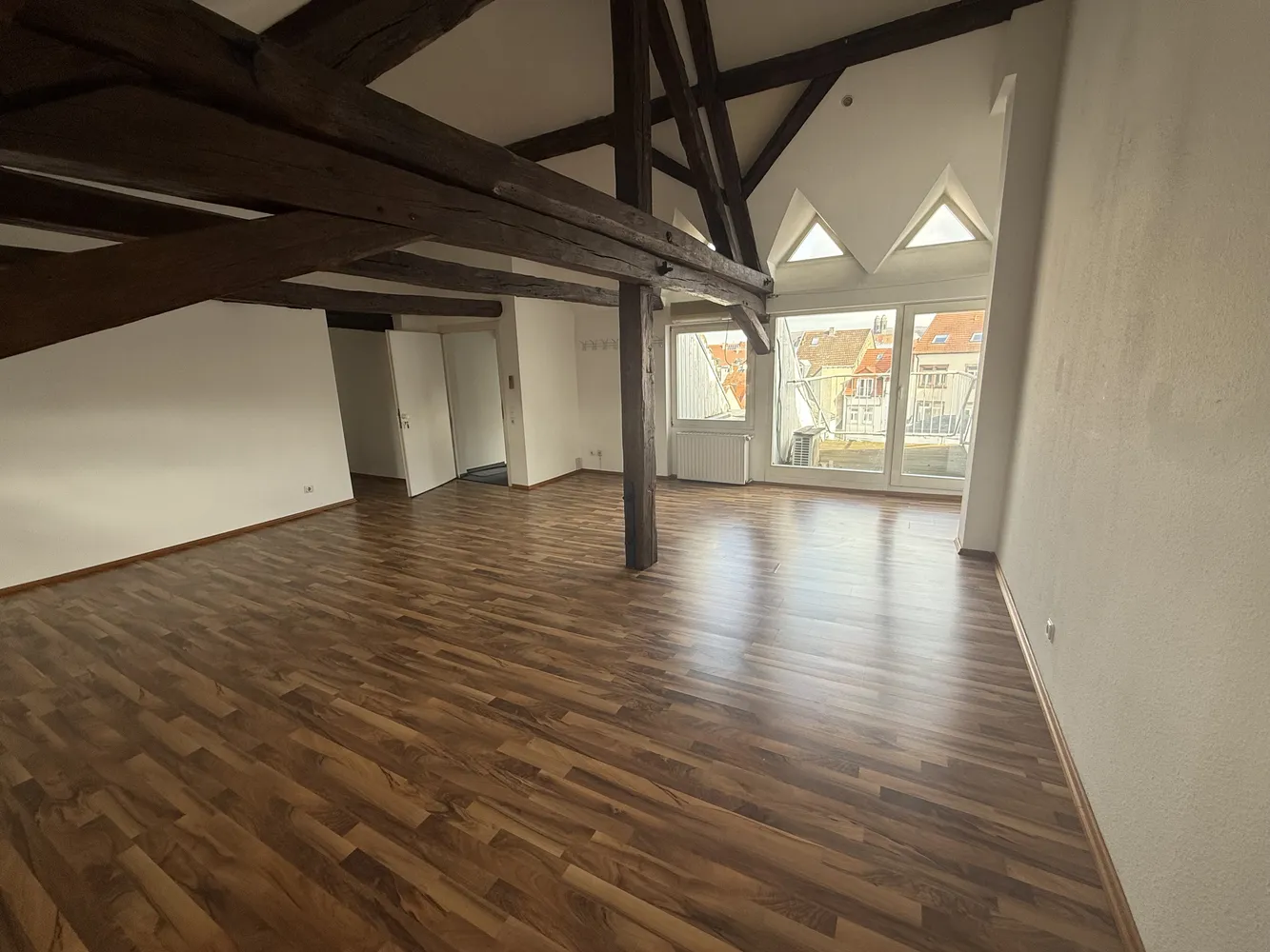 3 Zimmer Wohnung mit 95 m² in Saarbrücken – Bild 1