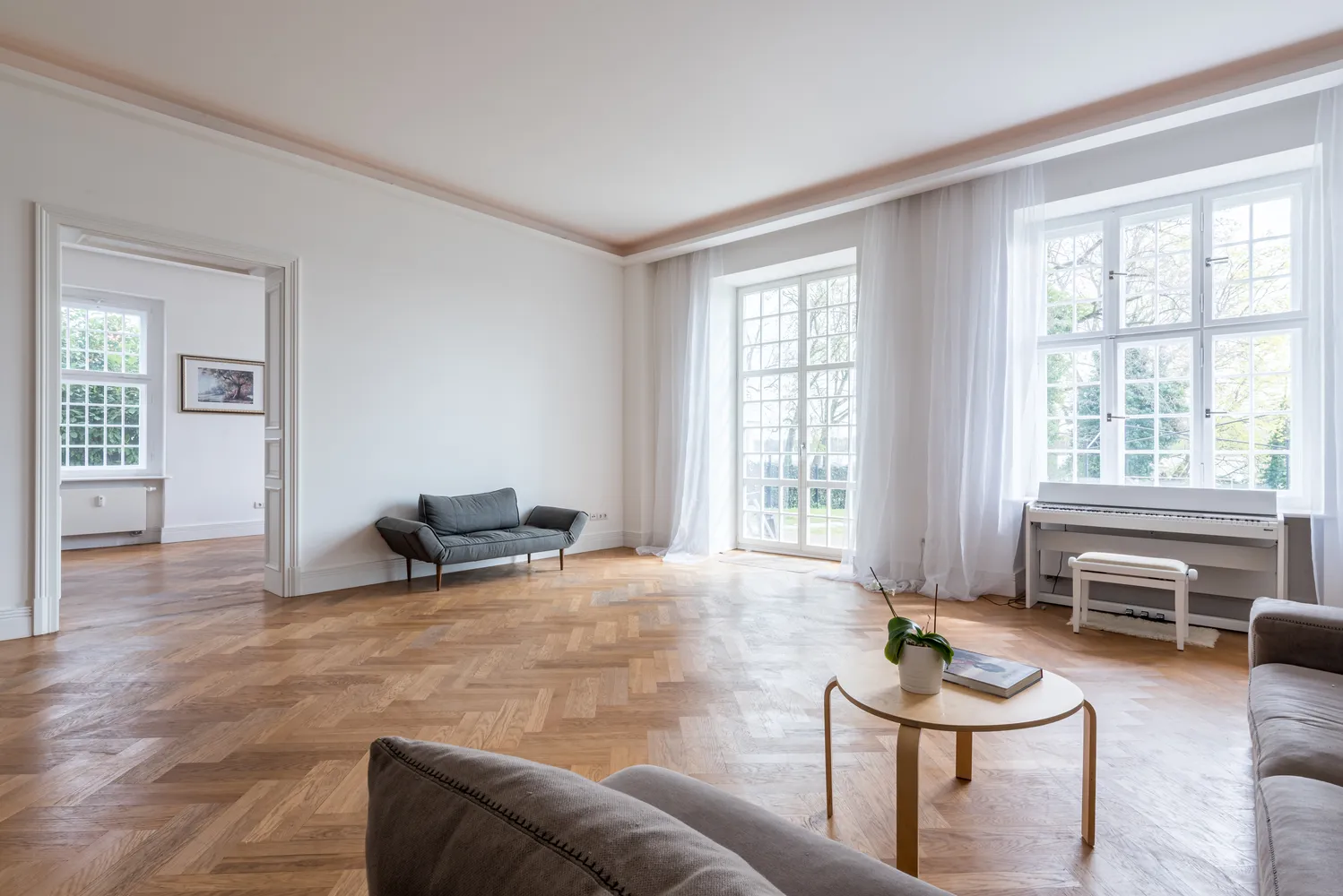 9 Zimmer Wohnung mit 380 m² in Berlin – Bild 1