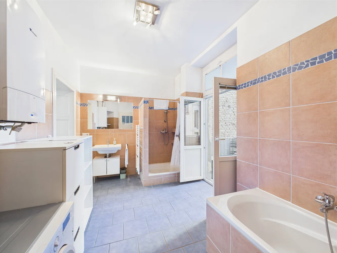 2 Zimmer Wohnung mit 60 m² in Wiesbaden – Bild 3