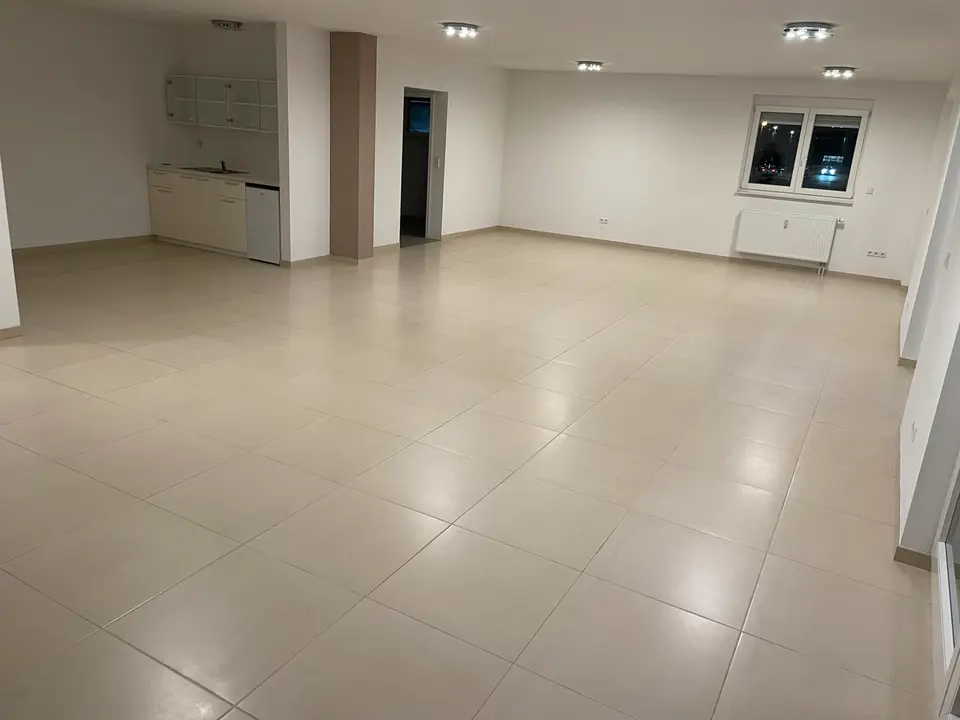 1 Zimmer Wohnung mit 90 m² in Weil am Rhein – Bild 3