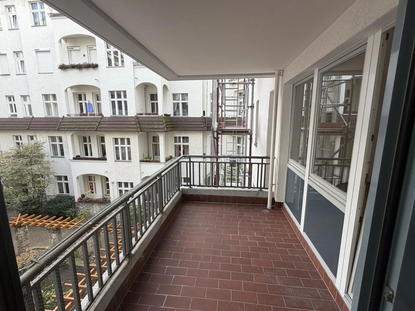 4 Zimmer Wohnung mit 130 m² in Berlin – Bild 3