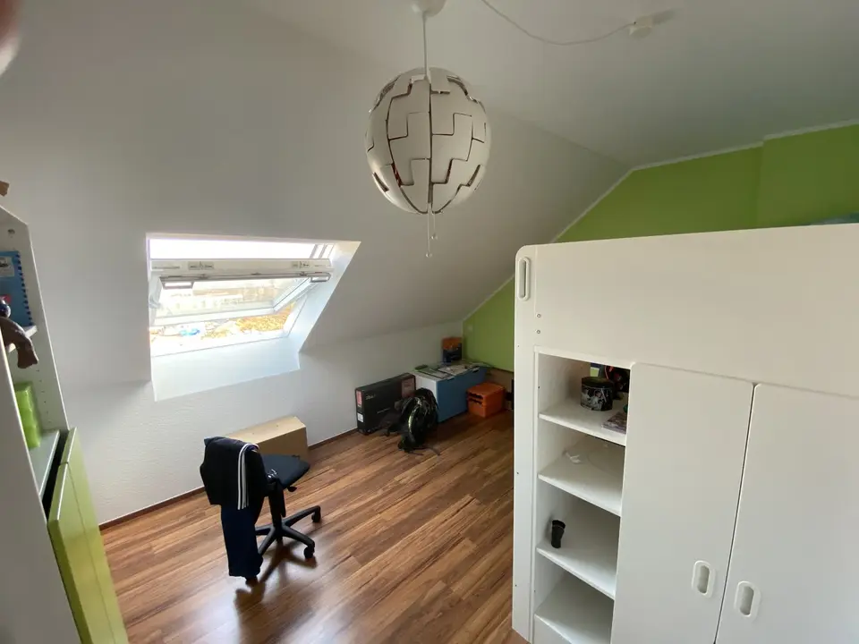 4 Zimmer Wohnung mit 96 m² in Bergisch Gladbach – Bild 8