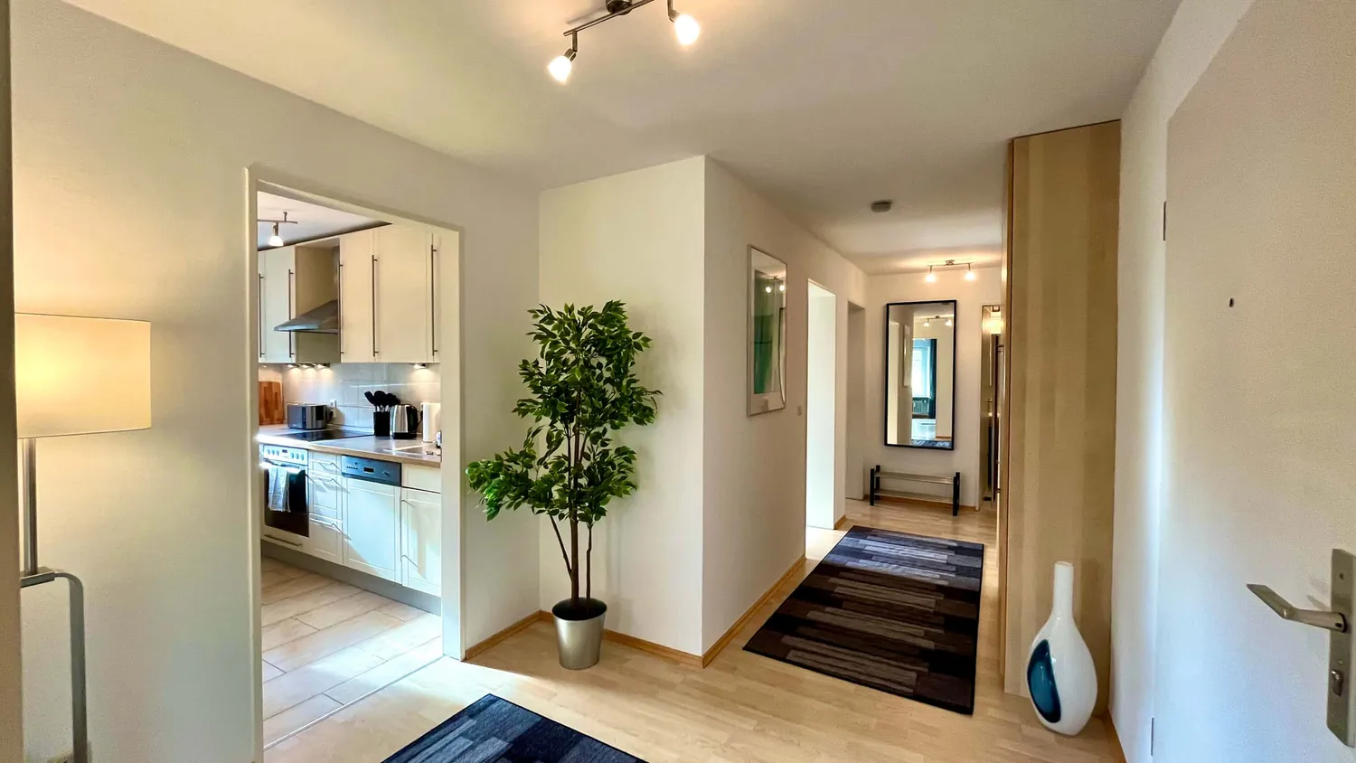Shared room with 16 m² in Munich – Photo 3